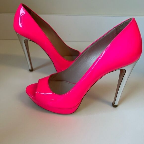 - Miu Miu Patent Leather Peep Toe Pumps. Excellent Condition. Size 7 - Picture 7 of 8